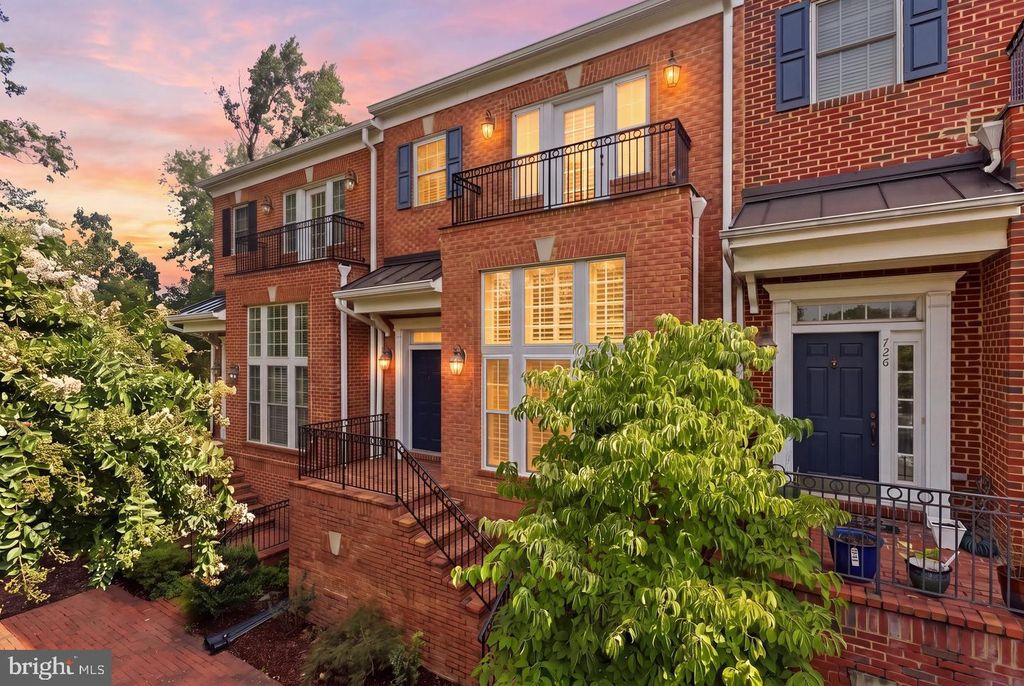 728 VESTAL ST, Woodbridge, VA 22191