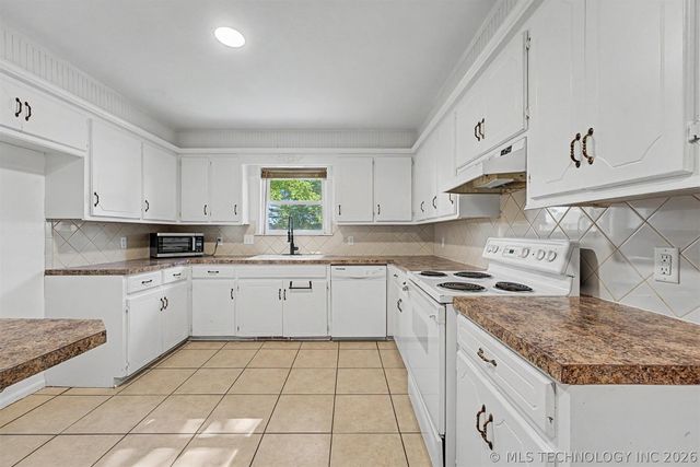 13018 S 79th East Avenue, Bixby, OK 74008