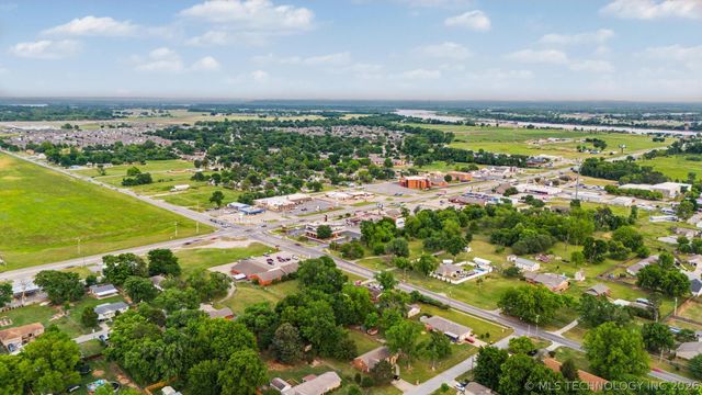 13018 S 79th East Avenue, Bixby, OK 74008