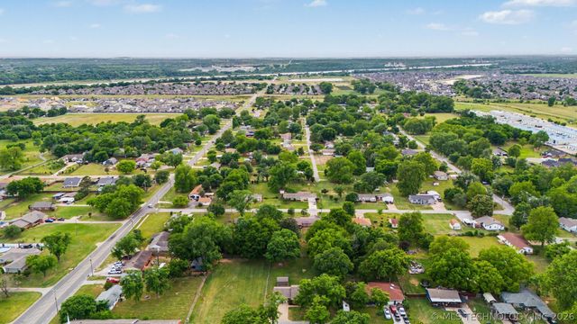 13018 S 79th East Avenue, Bixby, OK 74008