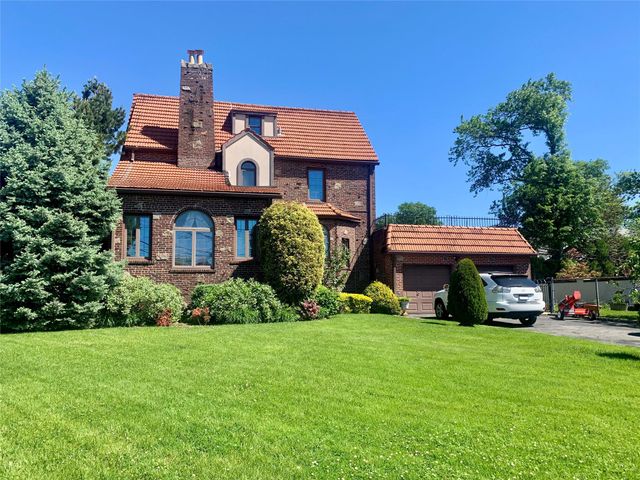 9-15 Malba Drive, Malba, NY 11357