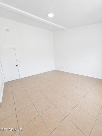 10270 VALLE DEL SOL Drive, El Paso, TX 79924