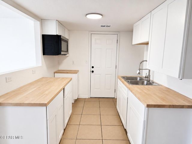 10270 VALLE DEL SOL Drive, El Paso, TX 79924