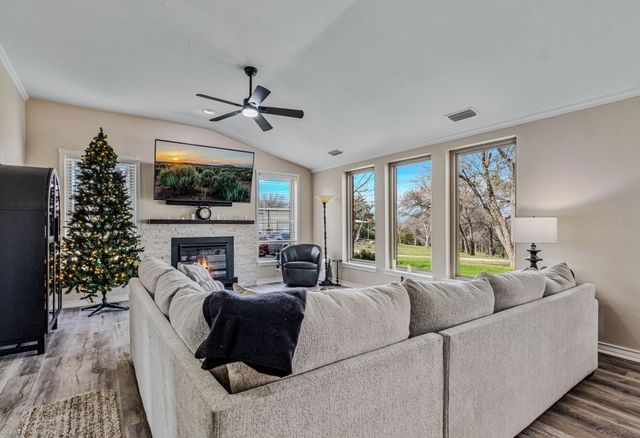 1646 Walnut Street, Grand Prairie, TX 75050