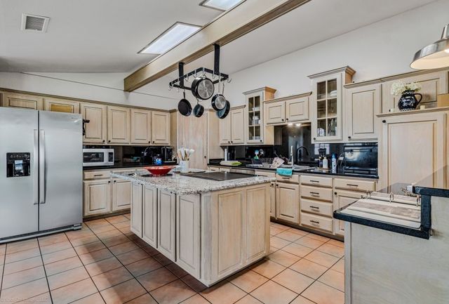 1646 Walnut Street, Grand Prairie, TX 75050