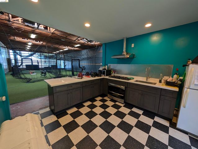 2968 Macarthur Blvd, Oakland, CA 94602