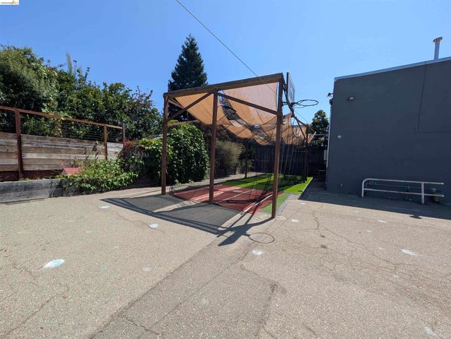 2968 Macarthur Blvd, Oakland, CA 94602