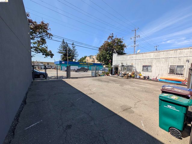 2968 Macarthur Blvd, Oakland, CA 94602