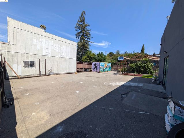 2968 Macarthur Blvd, Oakland, CA 94602