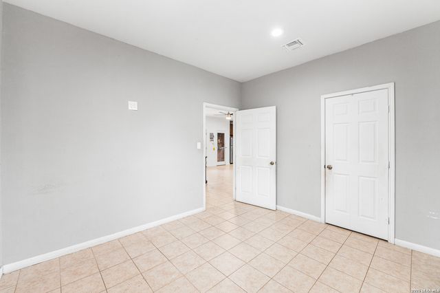22914 Skila Dr, Elmendorf, TX 78112