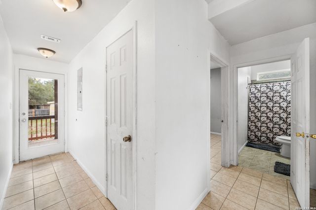 22914 Skila Dr, Elmendorf, TX 78112