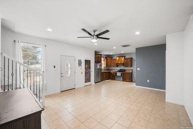 22914 Skila Dr, Elmendorf, TX 78112