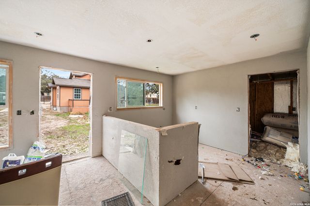 22914 Skila Dr, Elmendorf, TX 78112