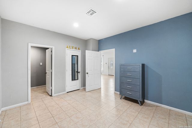 22914 Skila Dr, Elmendorf, TX 78112