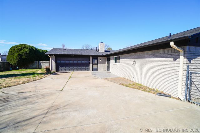 6820 E 48th Street, Tulsa, OK 74145