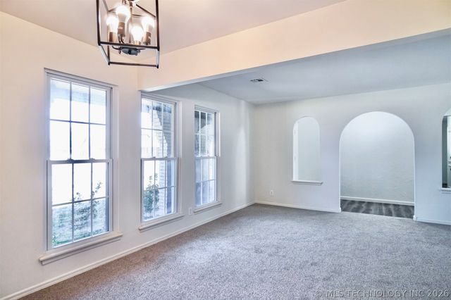 6820 E 48th Street, Tulsa, OK 74145