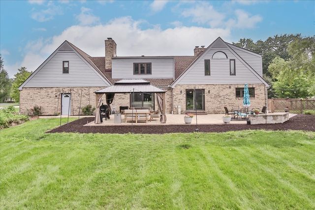 33838 N Christa Drive, Ingleside, IL 60041