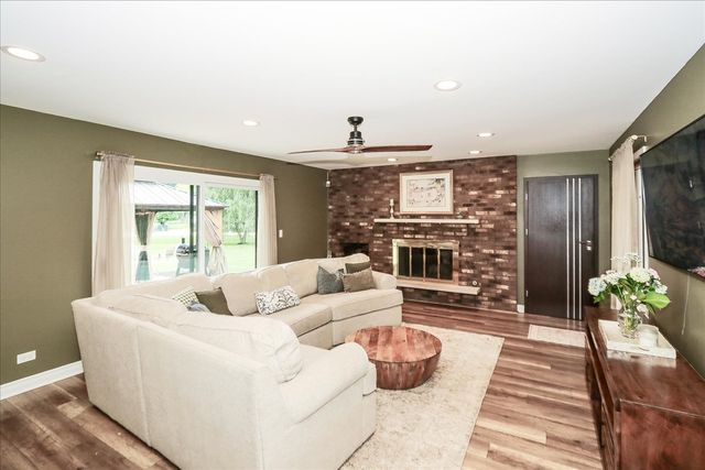 33838 N Christa Drive, Ingleside, IL 60041