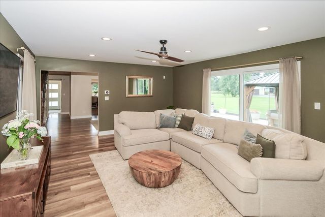 33838 N Christa Drive, Ingleside, IL 60041