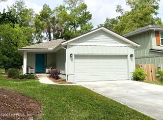 208 JOHNSTON Avenue, Jacksonville, FL 32211