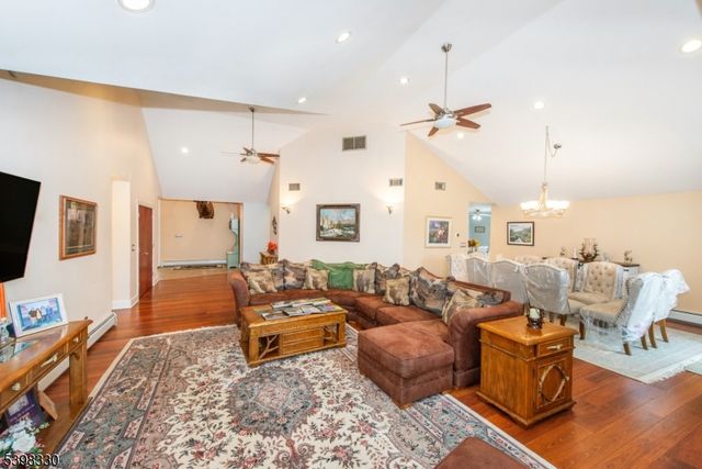 159 Kiel Ave, Kinnelon Boro, NJ 07405