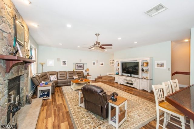 159 Kiel Ave, Kinnelon Boro, NJ 07405