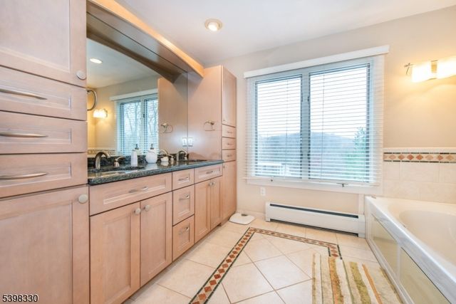 159 Kiel Ave, Kinnelon Boro, NJ 07405