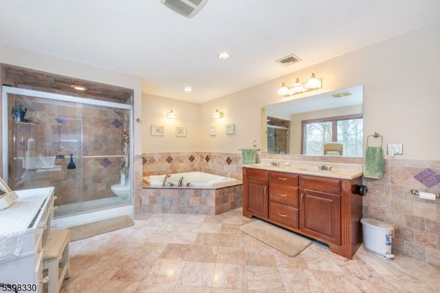 159 Kiel Ave, Kinnelon Boro, NJ 07405