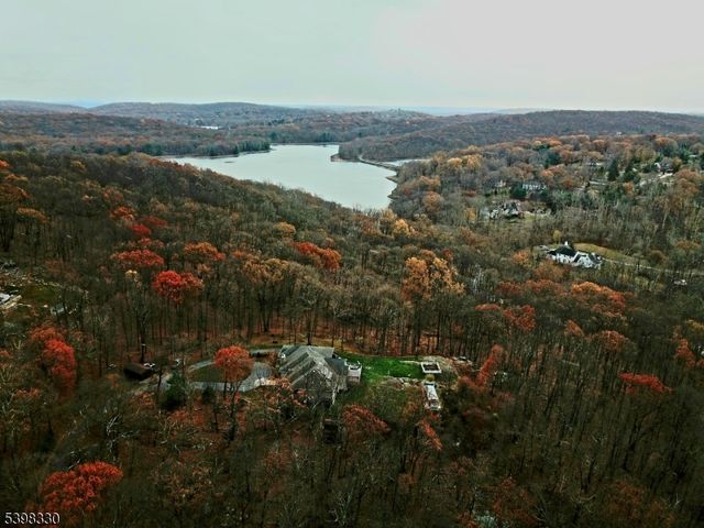 159 Kiel Ave, Kinnelon Boro, NJ 07405