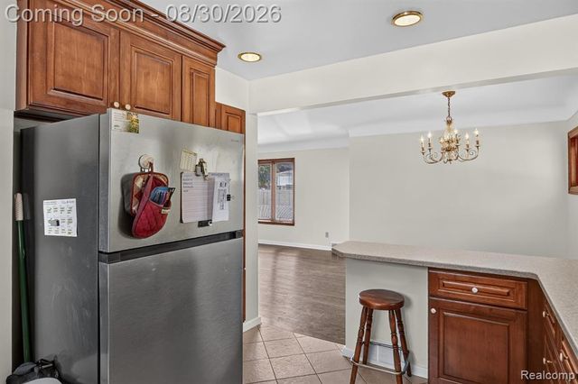 2565 Norwood Road, Trenton, MI 48183