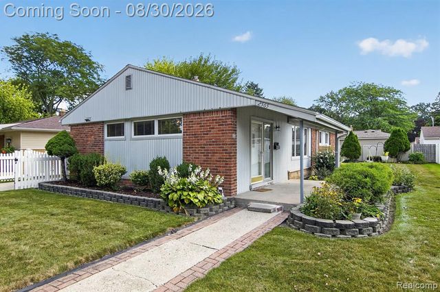 2565 Norwood Road, Trenton, MI 48183