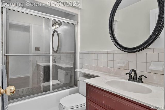 2565 Norwood Road, Trenton, MI 48183