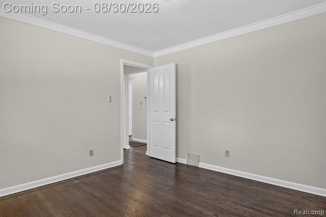 2565 Norwood Road, Trenton, MI 48183