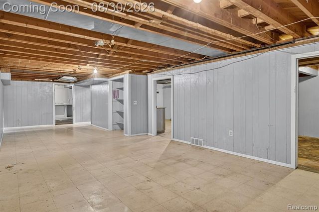 2565 Norwood Road, Trenton, MI 48183