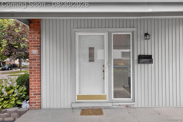 2565 Norwood Road, Trenton, MI 48183