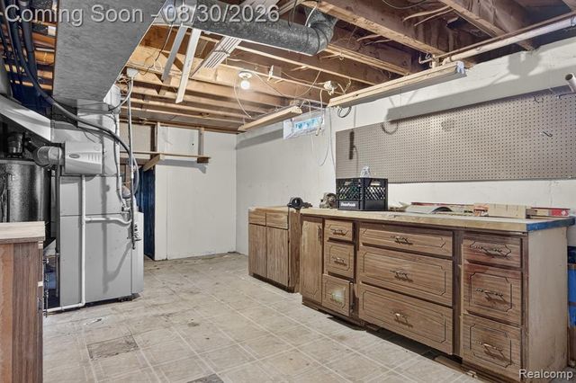 2565 Norwood Road, Trenton, MI 48183