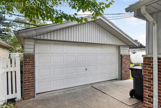 2565 Norwood Road, Trenton, MI 48183