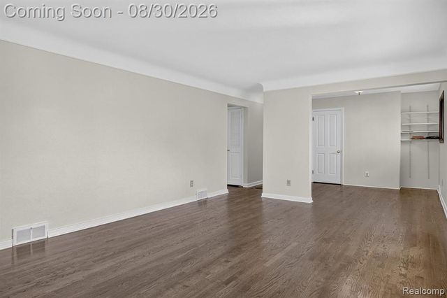 2565 Norwood Road, Trenton, MI 48183