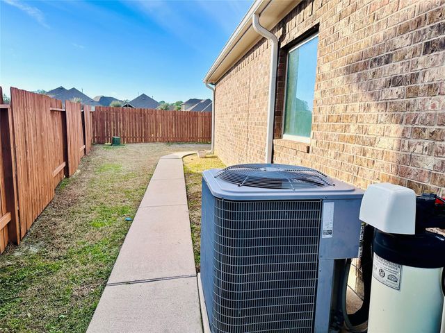 25827 Rustica Drive, Tomball, TX 77375