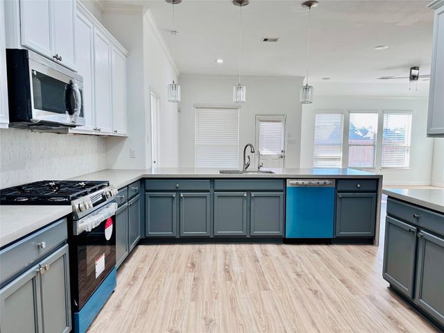 25827 Rustica Drive, Tomball, TX 77375