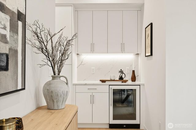 278 118th Avenue SE, Bellevue, WA 98005