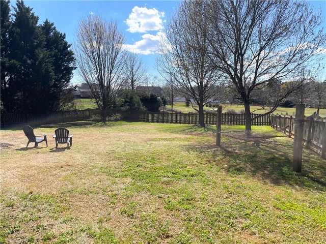 6715 Hockett Country Lane, Pleasant Garden, NC 27313