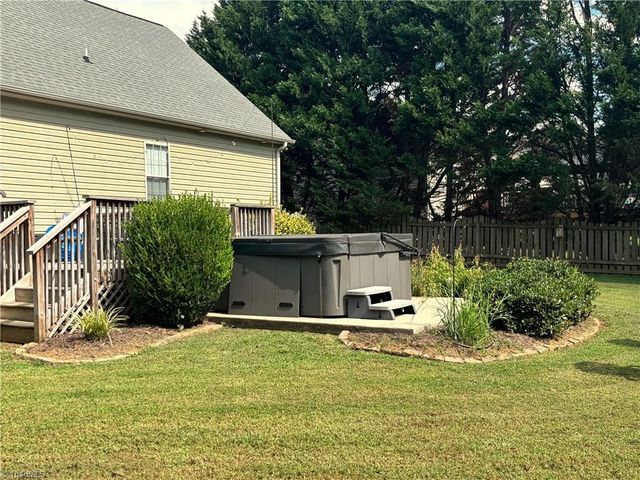 6715 Hockett Country Lane, Pleasant Garden, NC 27313