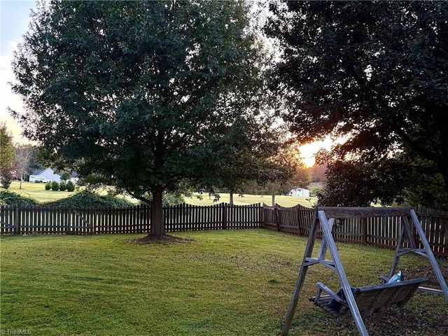 6715 Hockett Country Lane, Pleasant Garden, NC 27313