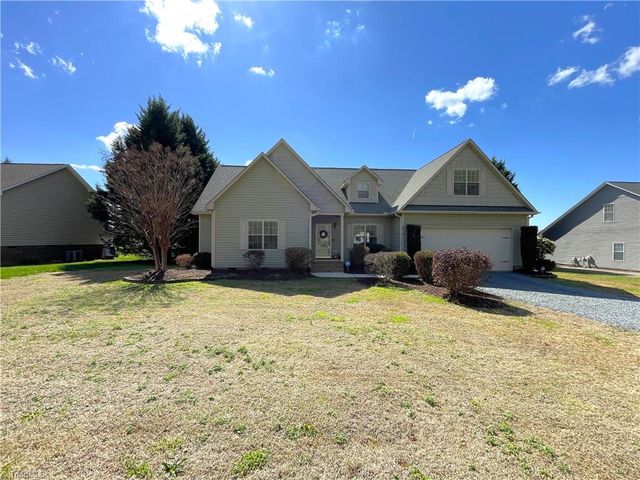 6715 Hockett Country Lane, Pleasant Garden, NC 27313