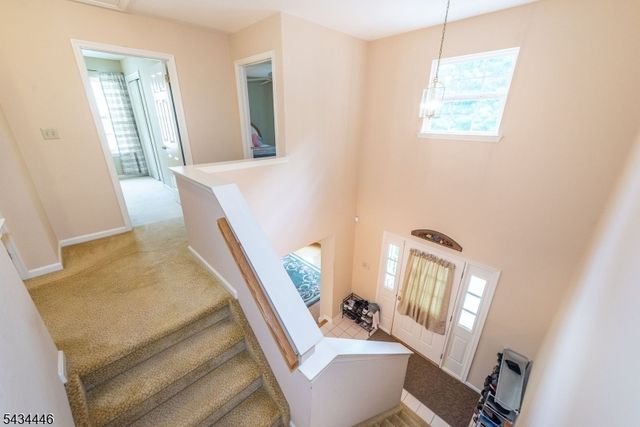 11 Burnham Dr, Pequannock Twp., NJ 07444