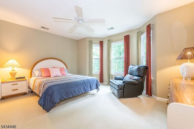 11 Burnham Dr, Pequannock Twp., NJ 07444