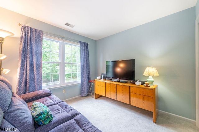 11 Burnham Dr, Pequannock Twp., NJ 07444
