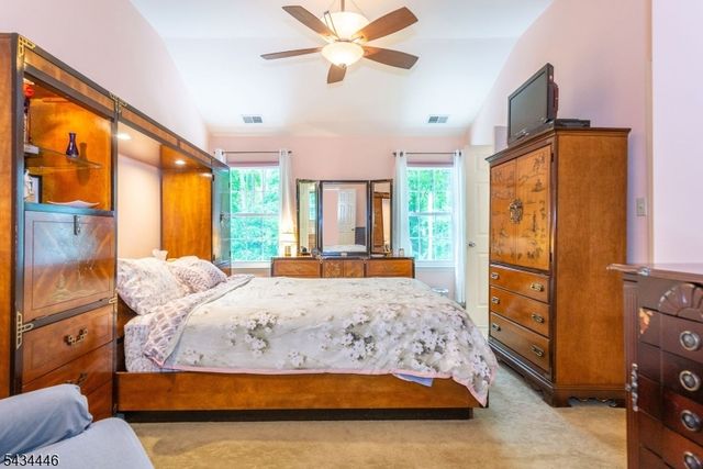 11 Burnham Dr, Pequannock Twp., NJ 07444