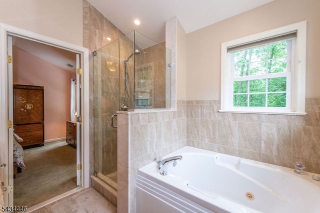 11 Burnham Dr, Pequannock Twp., NJ 07444